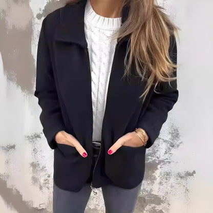 𝐕𝐞𝐬𝐭𝐞 𝐂𝐚𝐫𝐝𝐢𝐠𝐚𝐧 É𝐥é𝐠𝐚𝐧𝐭𝐞 𝐞𝐧 𝐋𝐚𝐢𝐧𝐞